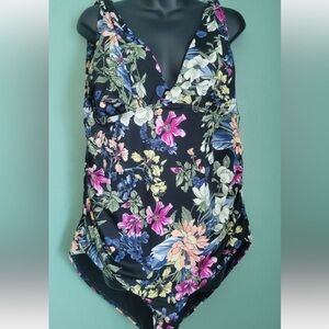 TIME AND TRU BLACK MULTICOLOR FLORAL RUCHED 1 PC SWIMSUIT PLUS SIZE 2X 20W 22W